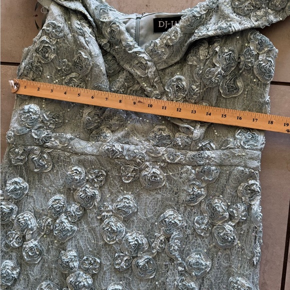 DJ-JAZ Off-Shoulder Lace Gown with Slit – Size 18 – Worn Once - Picture 11 of 15